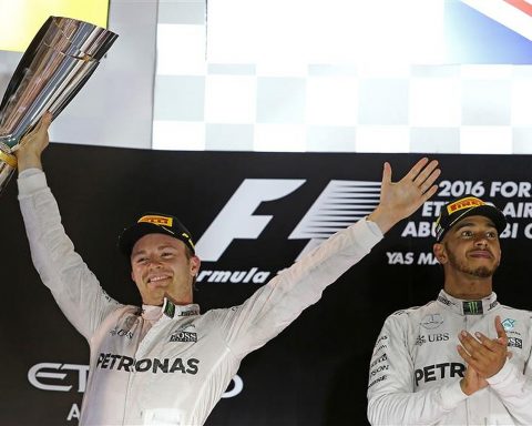 Nico Rosberg and Lewis Hamilton in F1 in 2016 - Formula1news.co.uk