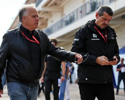 Gene Haas and Guenther Steiner - Formula1news.co.uk