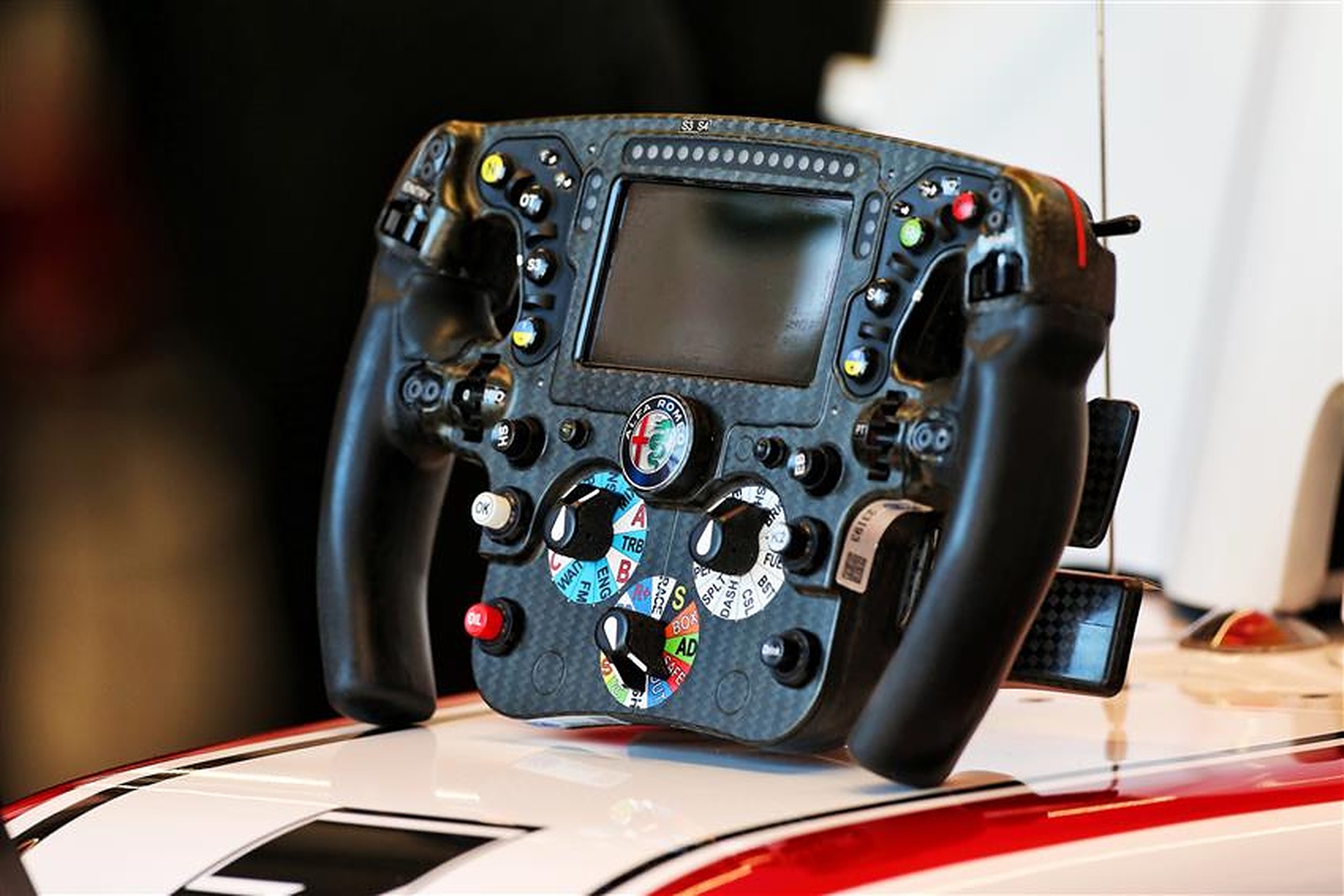 F1 steering wheel - Formula1news.co.uk