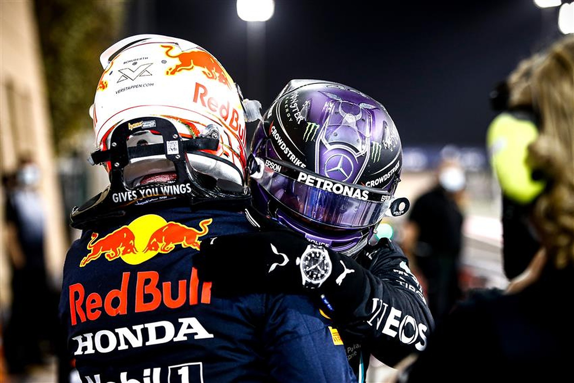 Lewis Hamilton and Max Verstappen after 2021 Bahrain GP - Formula1news.co.uk