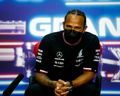 Sir Lewis Hamilton 2021 contract - Formula1news.co.uk