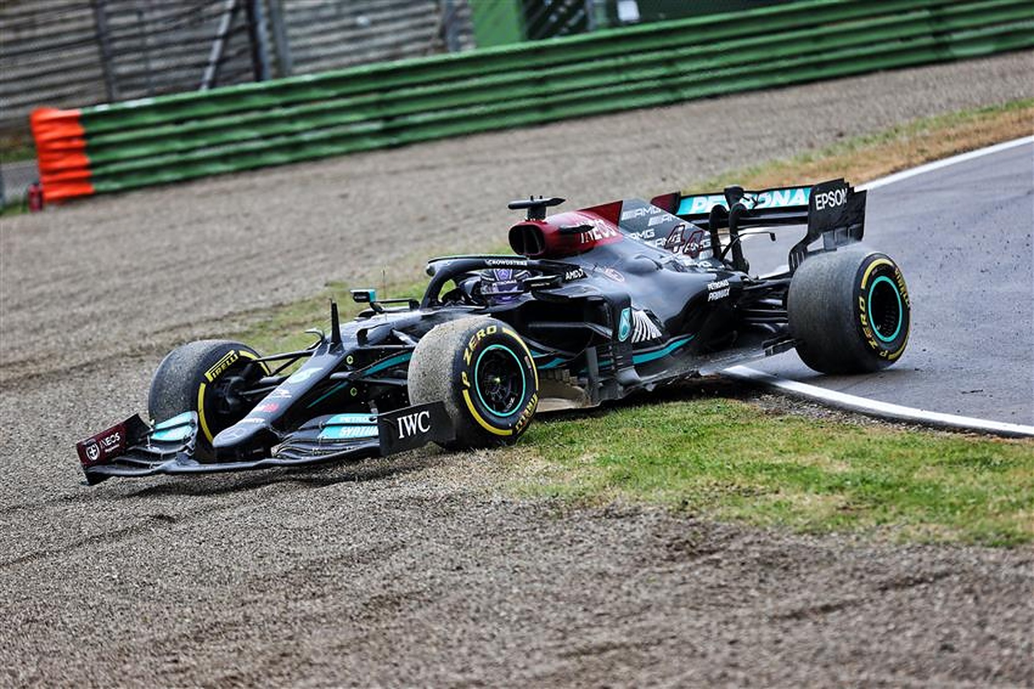 Lewis Hamilton after making a costly mistake at Imola - Formula1news.co.uk