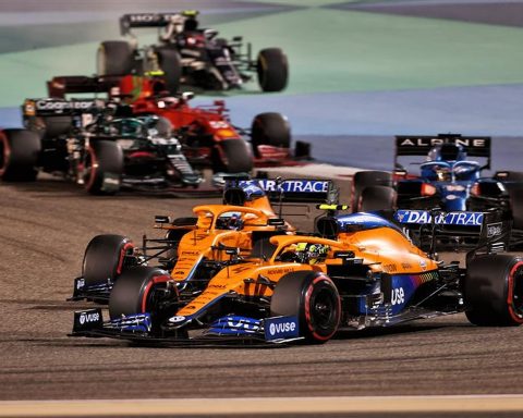 McLaren drivers at the 2021 Bahrain GP - Formula1news.co.uk