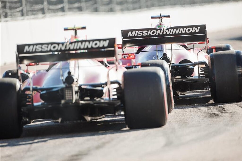 Carlos Sainz and Charles Leclerc in 2021 Russian GP.v1