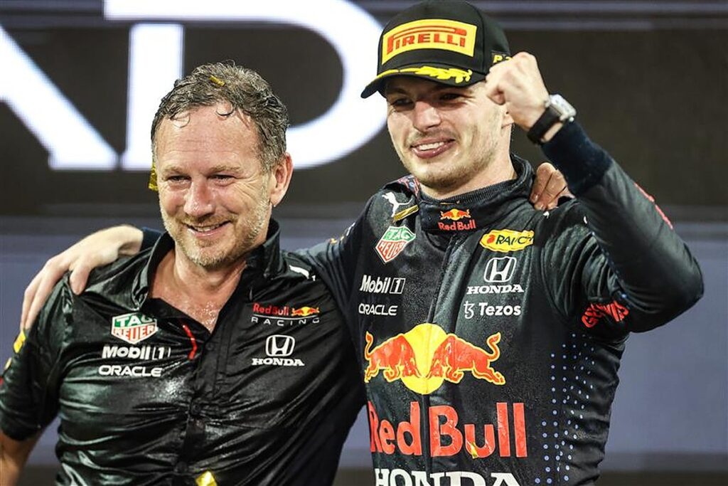 Christian Horner and Max Verstappen celebrate winning 2021 F1 Championship.v1
