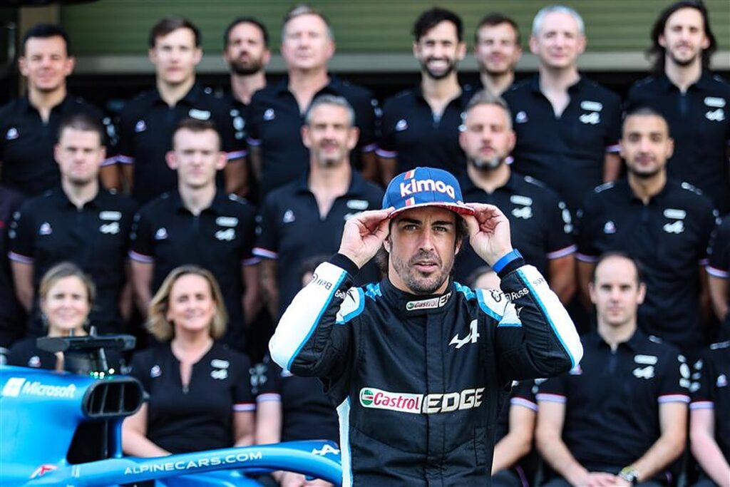 Fernando Alonso in Abu Dhabi GP, 2021.v1