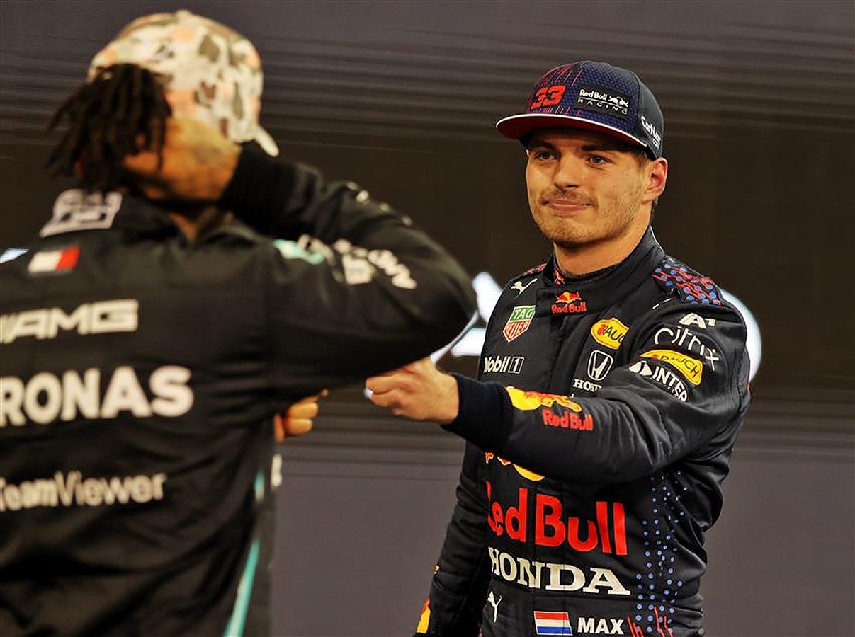 Hamilton and Verstappen in Abu Dhabi 2021.v1