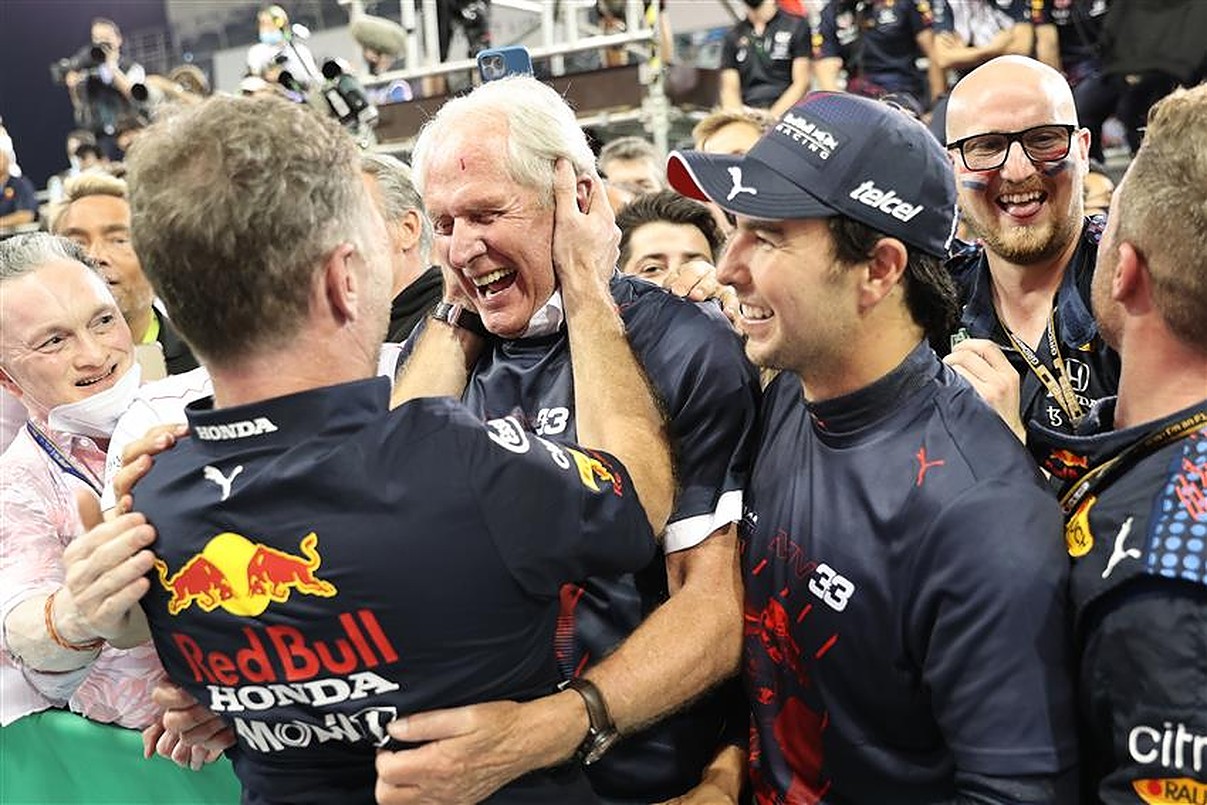 Helmut Marko celebrates Max Verstappen's Championship victory.v1