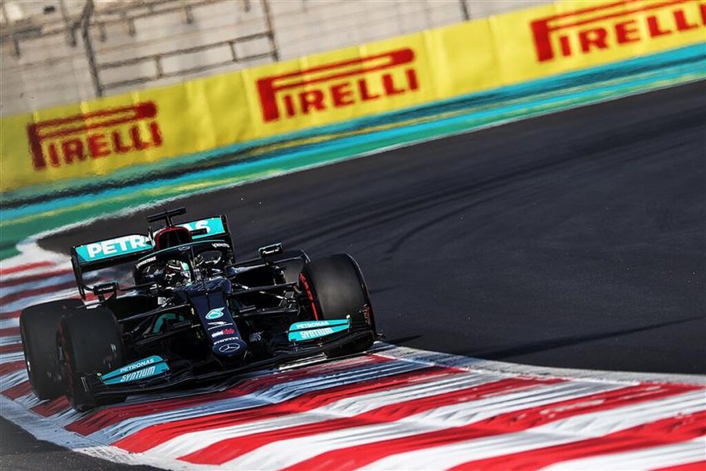 Lewis Hamilton at the 2021 Abu Dhabi GP.v1