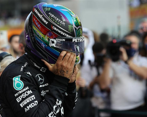 Lewis Hamilton in Abu Dhabi 2021.v1