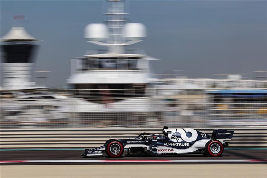 Yuki Tsunoda at 2021 Abu Dhabi Grand Prix.v1