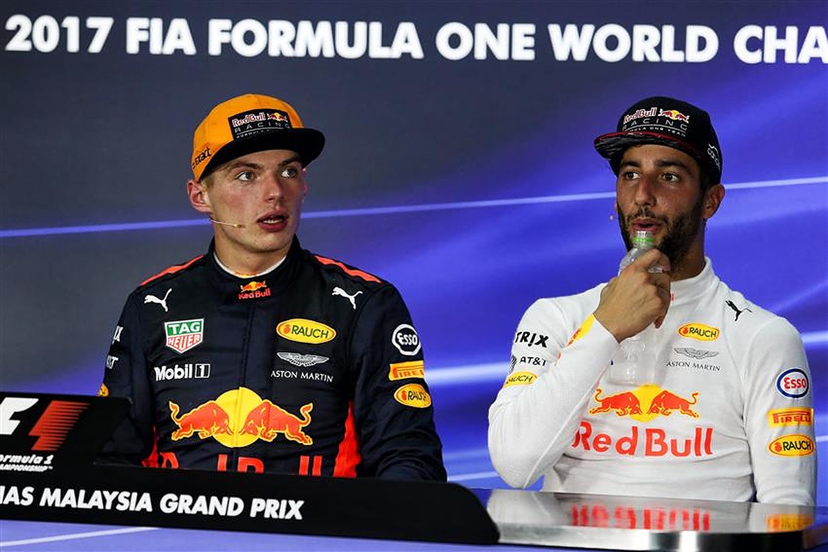 Daniel Ricciardo and Max Verstappen at the 2017 Malaysian Grand Prix.v1