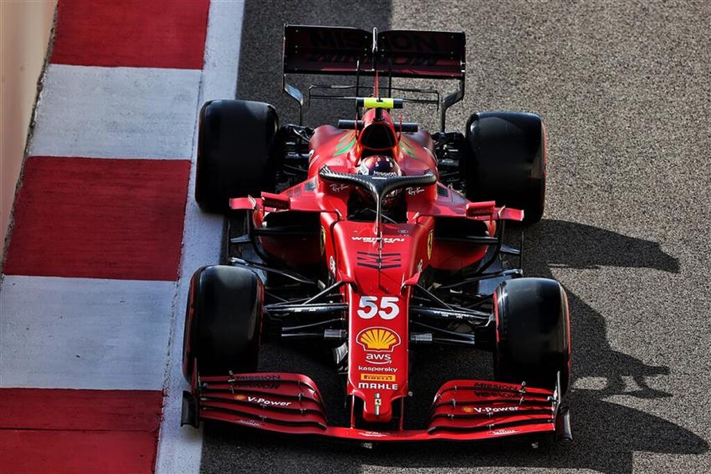 Ferrari F1 car at the 2021 Abu Dhabi Grand Prix.v1