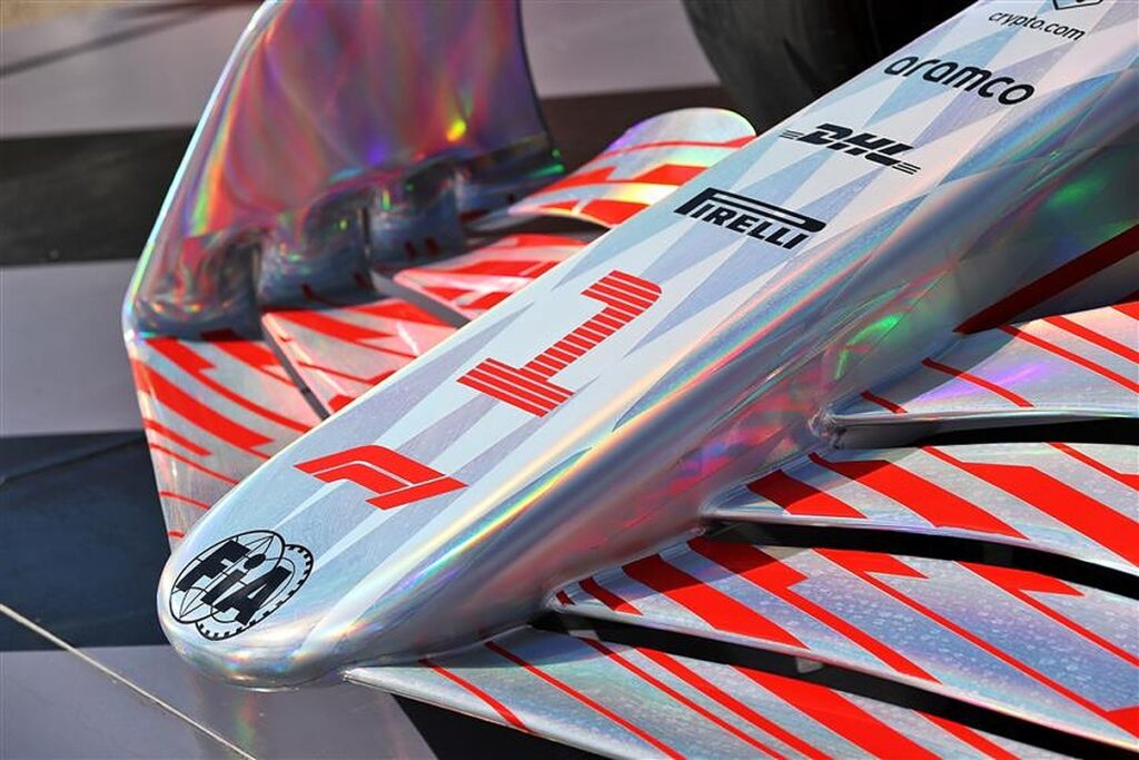 Front wing of a model 2022 Formula 1 car.v1