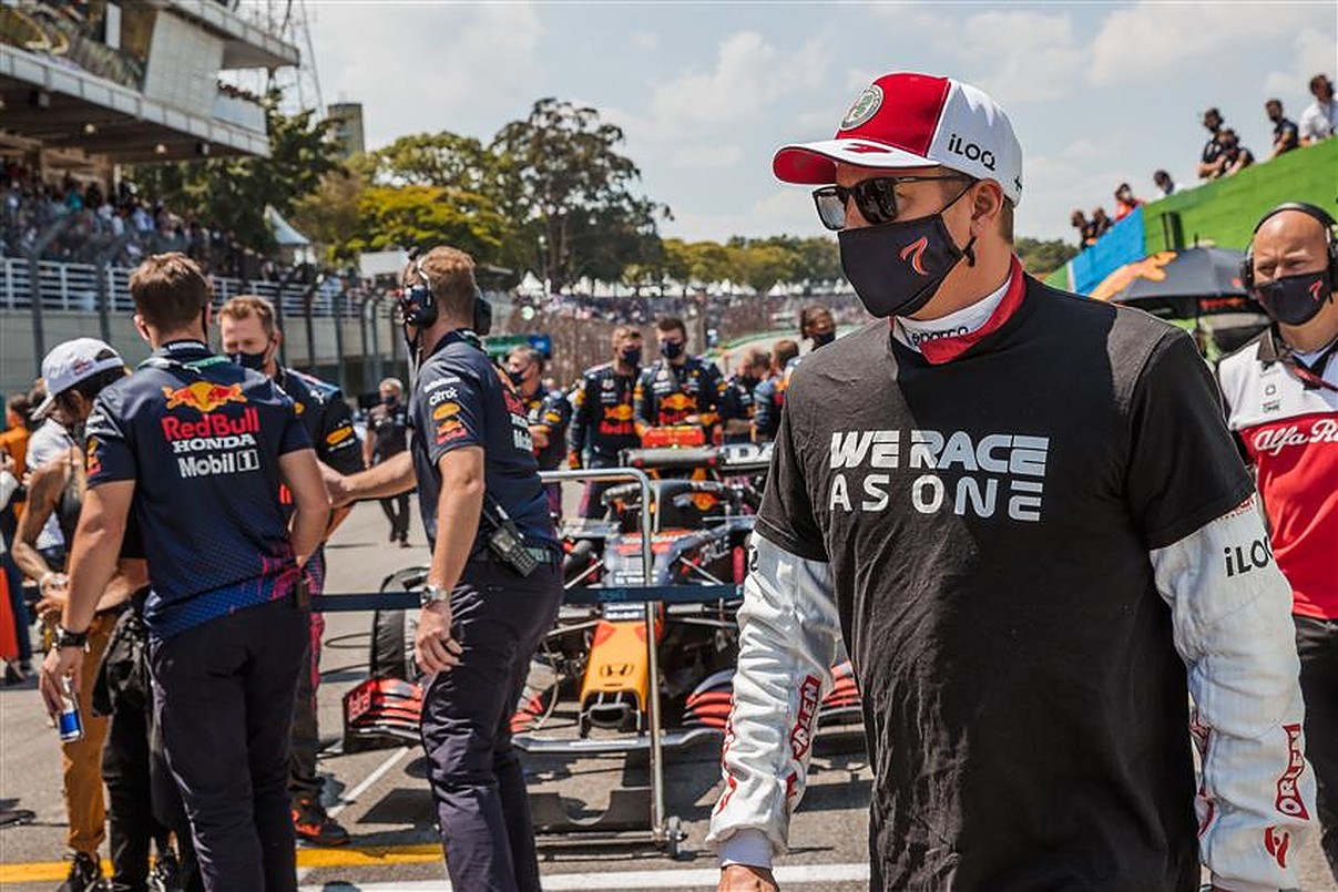 Kimi Raikkonen on the grid at the 2021 Brazil GP.v1