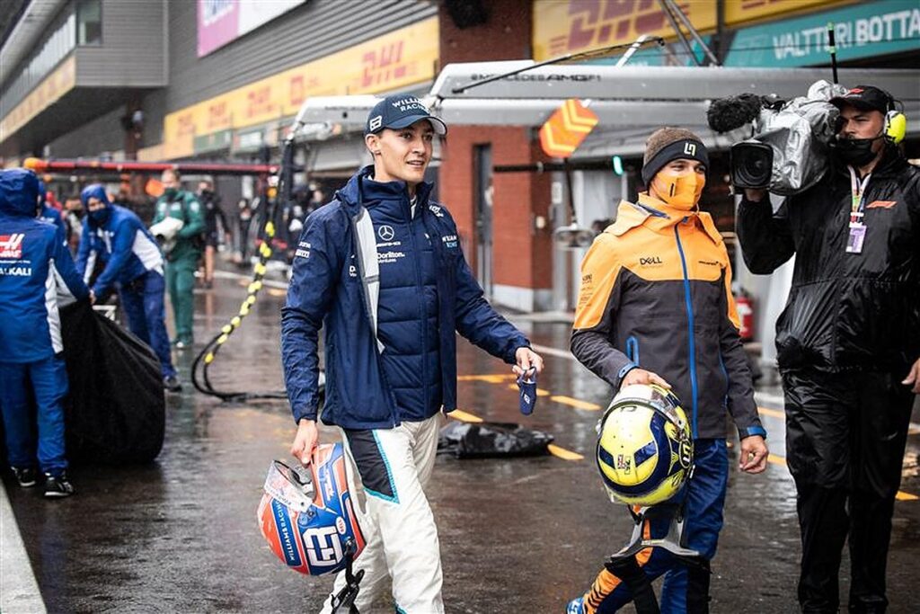 Lando Norris and George Russell at the 2021 Belgian Grand Prix.v1