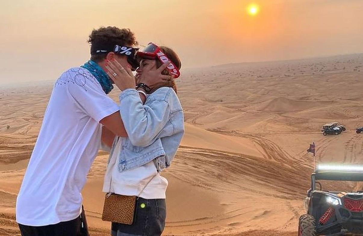 Lando Norris and his girlfriend in Dubai in 2022.v1