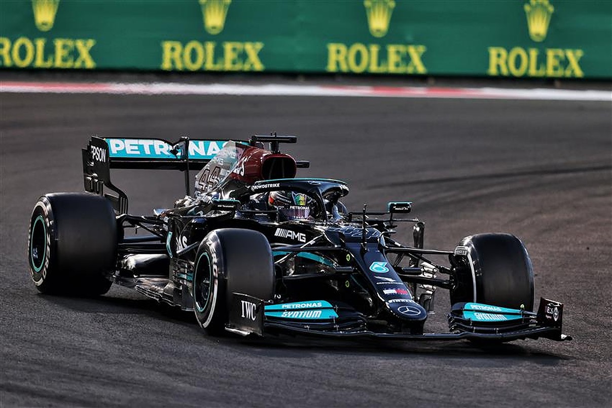 Lewis Hamilton at the 2021 F1 season finale.v1
