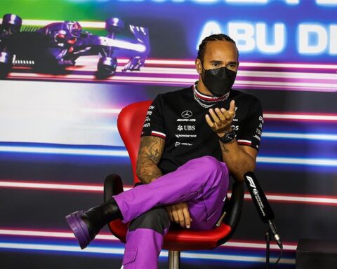 Lewis Hamilton mulling retirement in 2022.v1