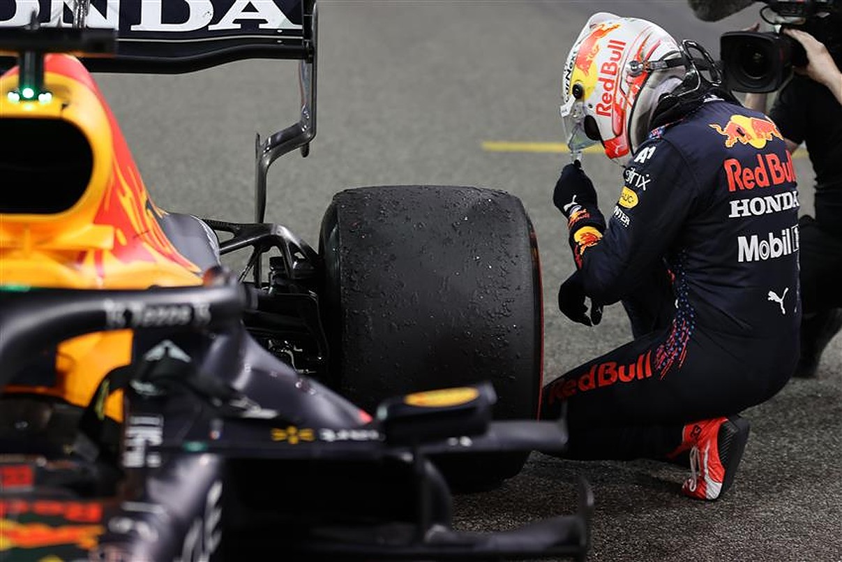 Max Verstappen celebrates in parc ferme at the 2021 Abu Dhabi Grand Prix.v1