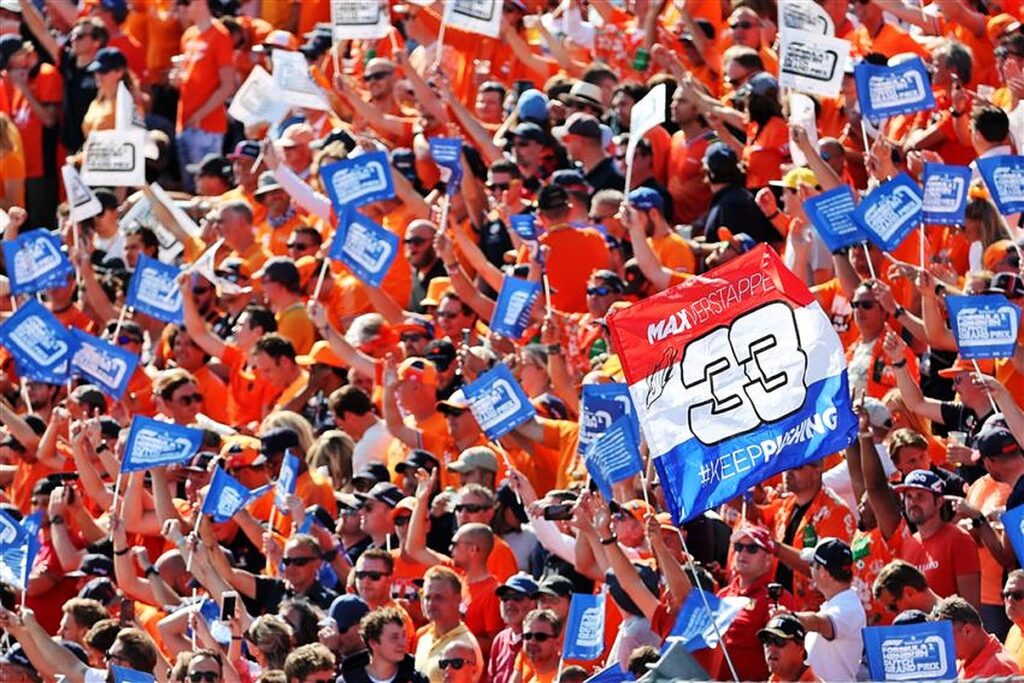 Max Verstappen fans at Zandvoort.v1