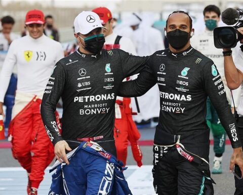 Mercedes F1 drivers Valtteri Bottas and Lewis Hamilton in 2021.v1