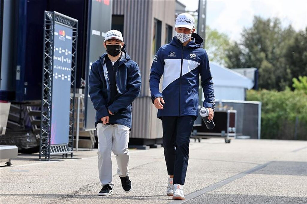 Pierre Gasly and Yuki Tsunoda at Imola, 2021.v1