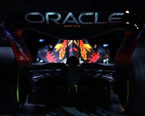 2022 Red Bull F1 car with Oracle sponsorship.v1
