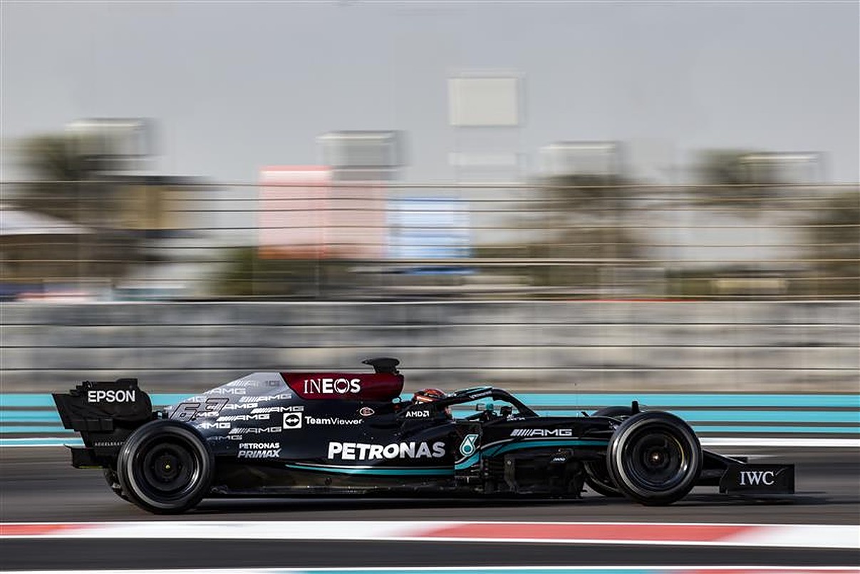 Mercedes 2022 F1 car crash test passed.v1