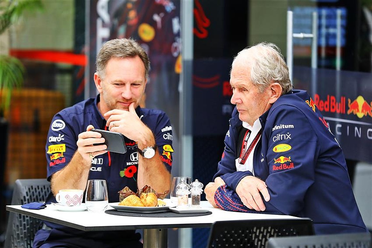 Le patron de Red Bull s'insurge contre les allégations "ridicules" des équipes rivales avant le GP de Singapour.