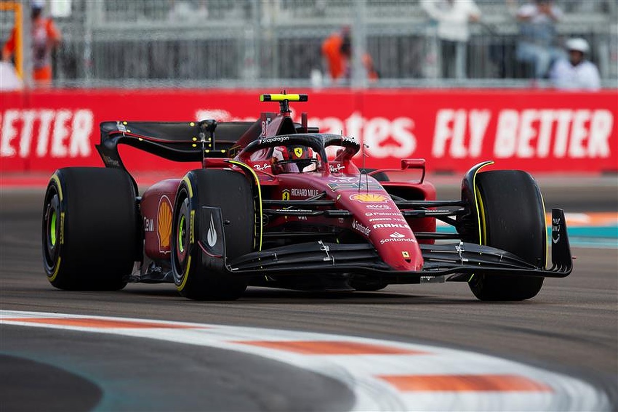 Ferrari cleared of wrongdoing over floor upgrade.v1