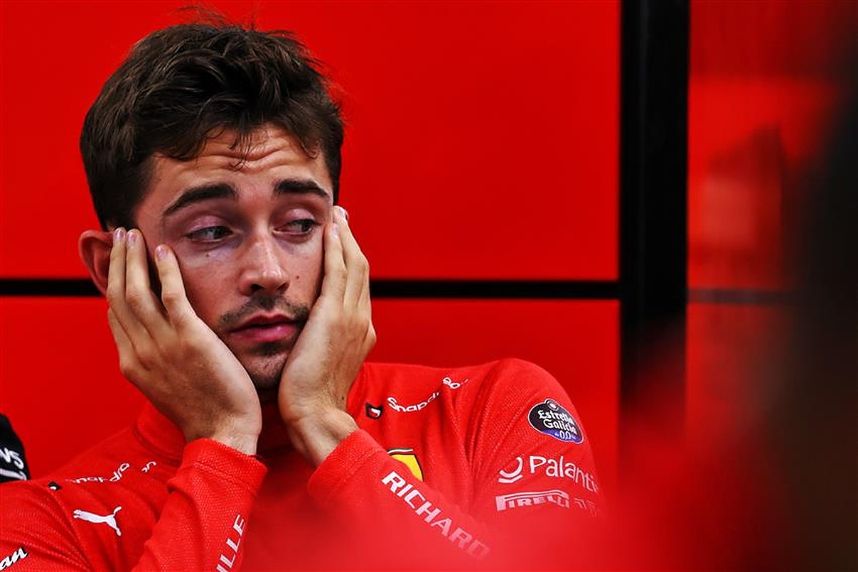 Si longtemps ? Charles Leclerc est choqué après le GP de Singapour et admet son erreur.
