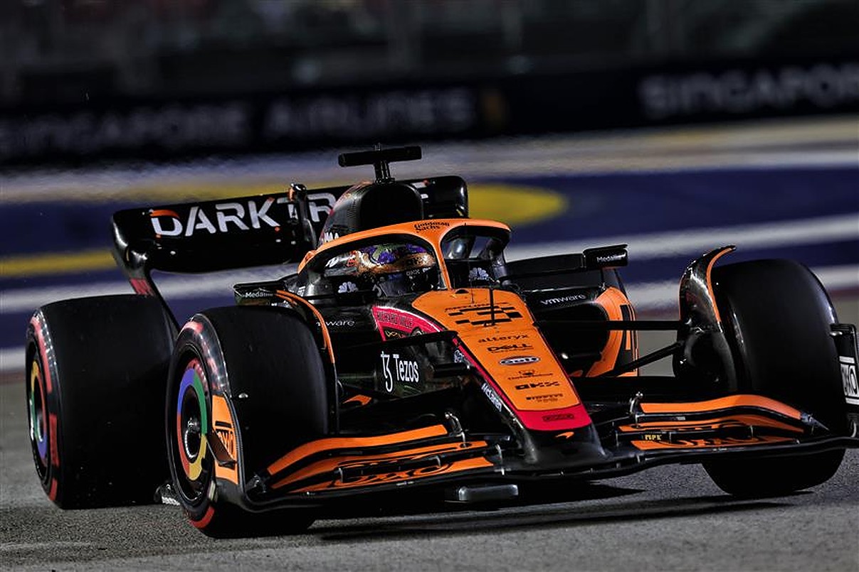 Daniel Ricciardo sème le chaos à Singapour