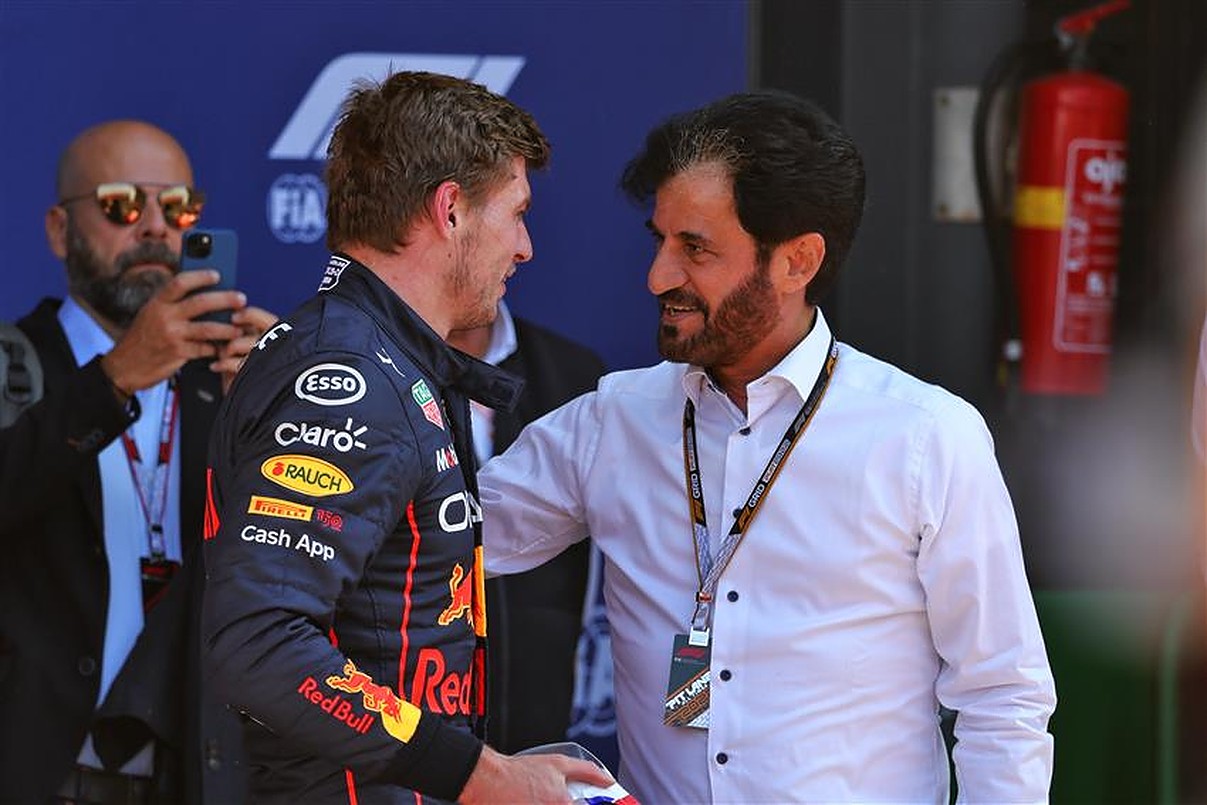 Ferrari exige de la FIA que Max Verstappen soit déchu de son titre de champion.