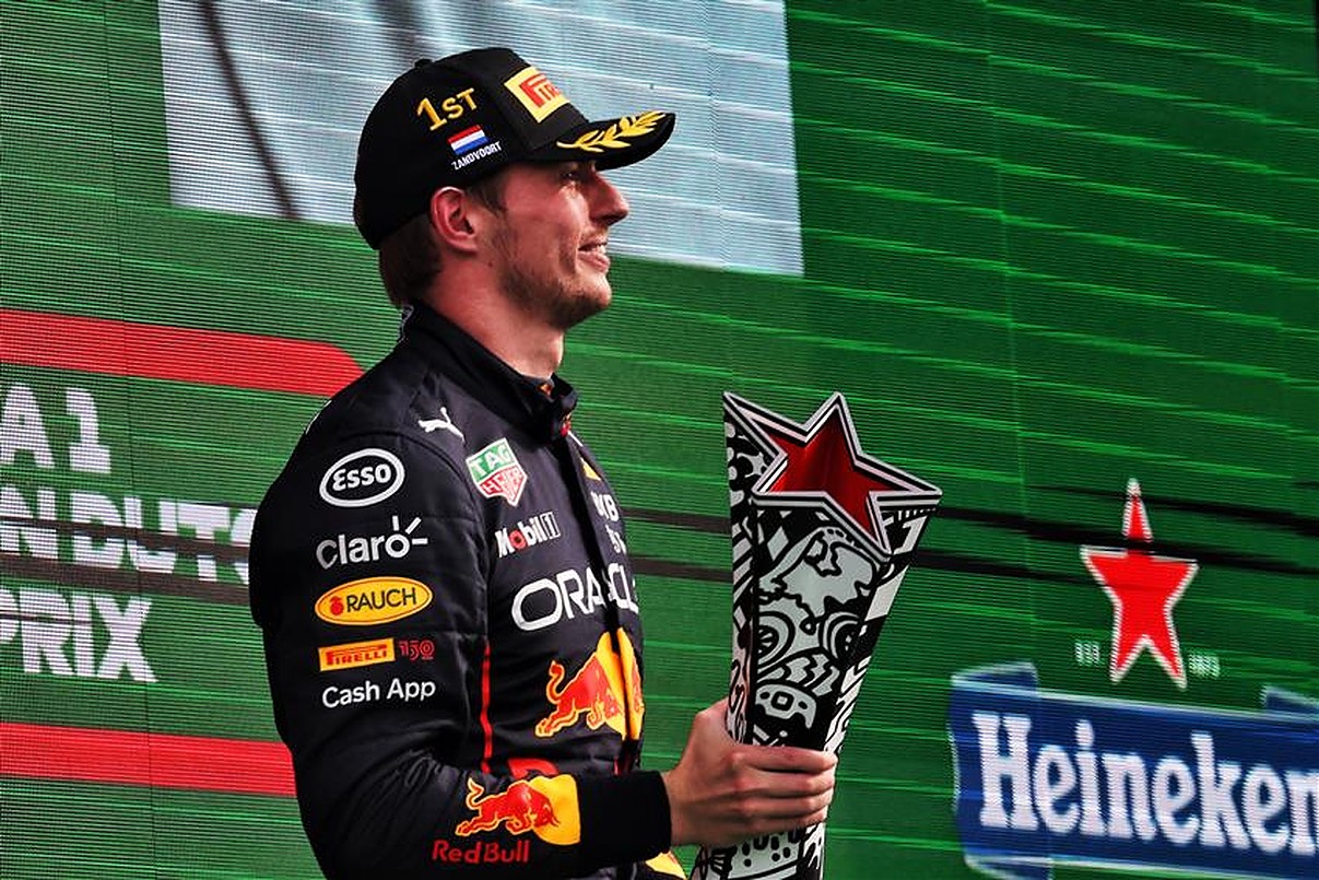 Christian Horner fait des aveux sur la saison 2022 alors que Max Verstappen se prépare à un deuxième titre.