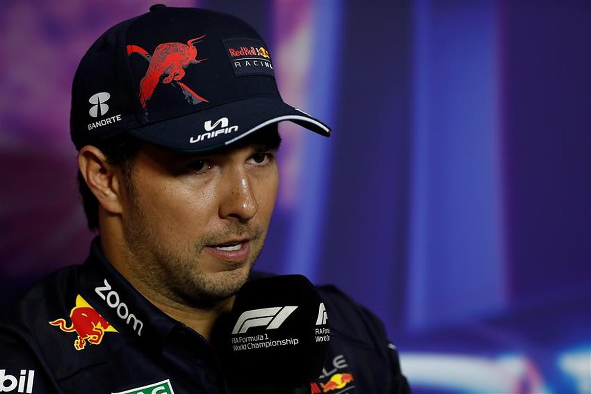 Sergio Perez prévient que la FIA "met les pilotes en danger".