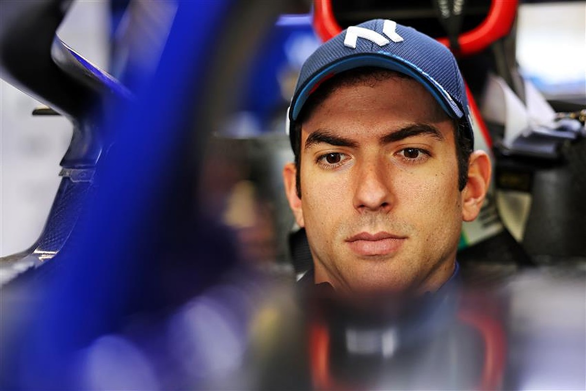 Williams told to 'immediately' sack Nicholas Latifi and sign Nyck de Vries