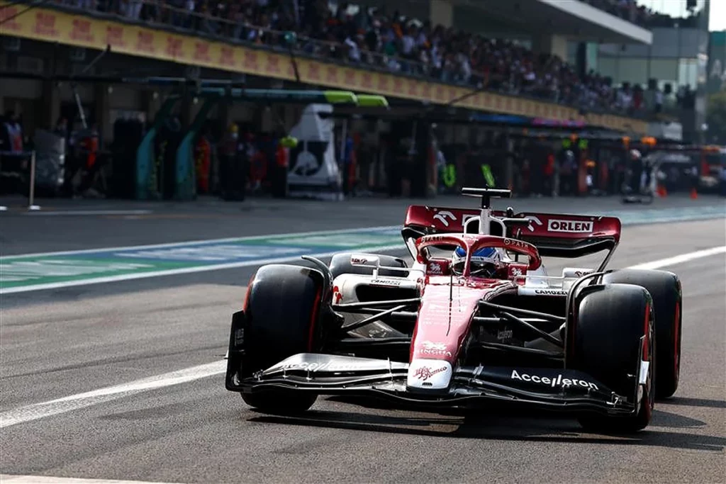 Alfa Romeo to remain in F1 after switching teams