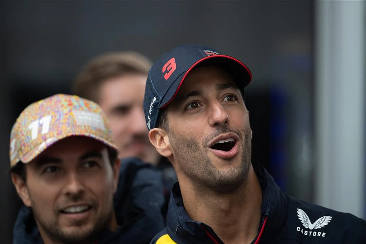 Daniel Ricciardo told smiling 'too much' makes him worse than Sergio Perez